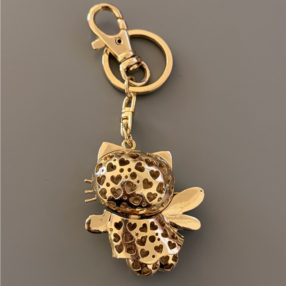 NEW Hello Kitty Keychain - Picture 2 of 2